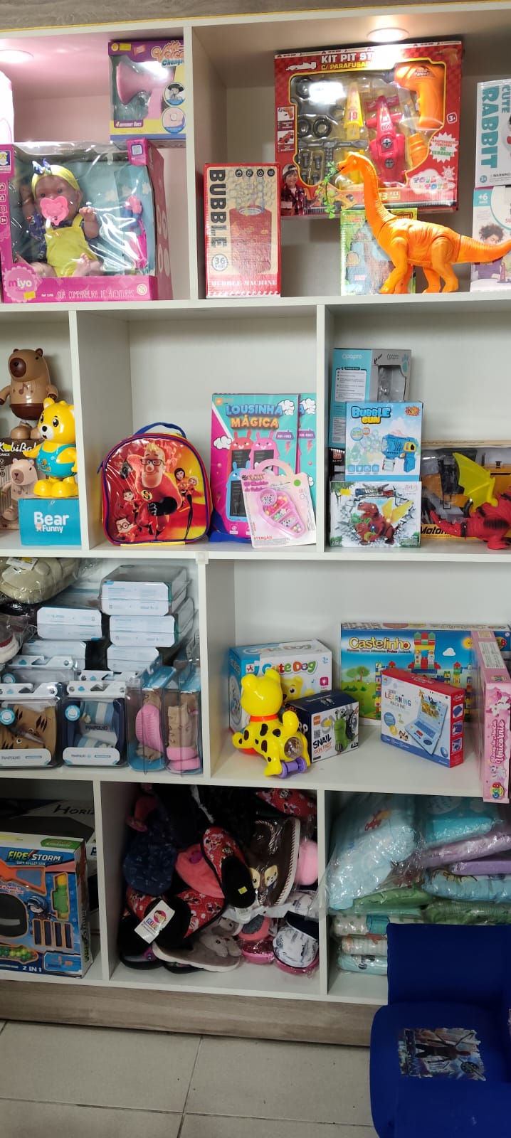 Estoque completo de moda infantil + mobiliário — 6.000 peças novas — Curitiba/PR - Imagem 5